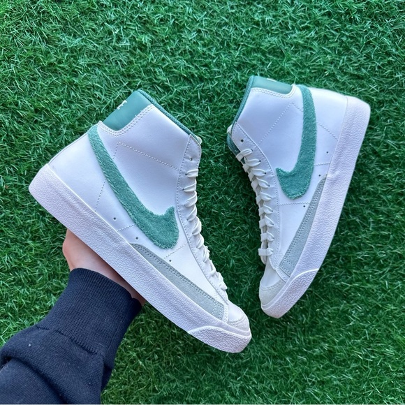 Unavailable Nike Blazer Mid ‘77 KI Summit White / Coastal Phantom - Picture 2 of 11